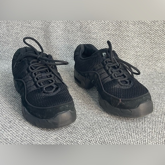 Bloch Black Athletic Shoes with Streamlined Design - Picture 1 of 10